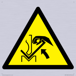 W031 Warning: Hand crushing between press brake and material